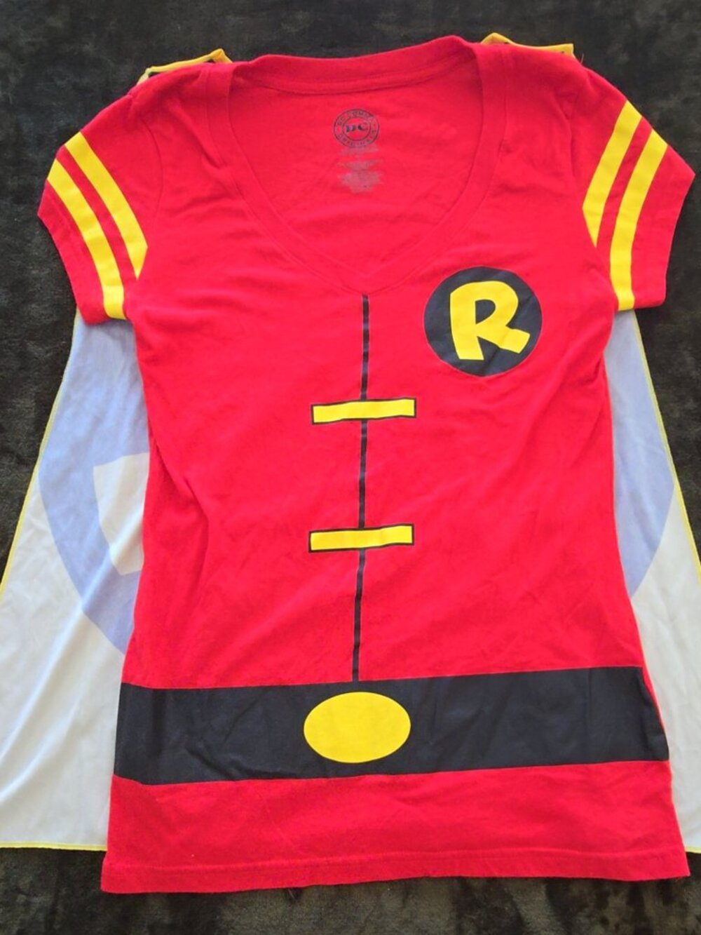 DC Comics Robin Caped Costume T-Shirt Womens Large Red V-Neck Cosplay